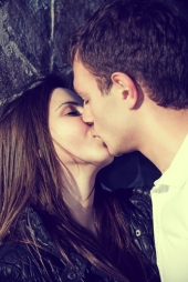 Teenagers kissing.. this can lead to behaviour which might spread Chlamydia. Image from Shutterstock