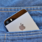 iphone. Image courtesy of st.djura/Shutterstock.