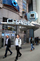Image of Chase bank courtesy of Shutterstock and Northfoto